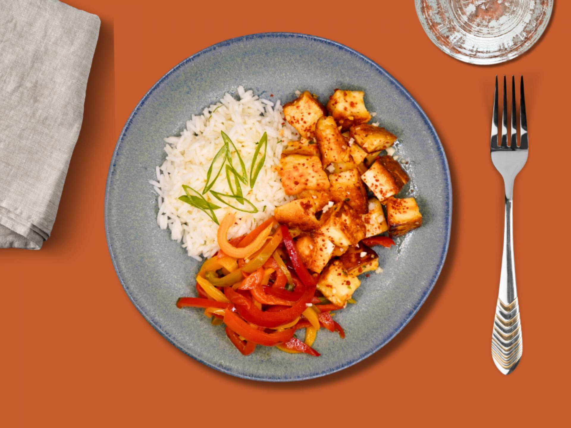 Halloumi ail et piment, riz jasmin et poivrons aigre-doux